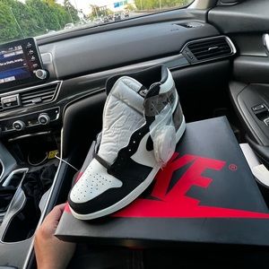 Air jordan 1  dark mocha brand new in box 100% original size 11